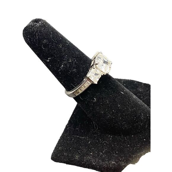 Sterling silver 925 3 stone round 2 carat CZ ring princess cut band size 7 - Picture 2 of 7